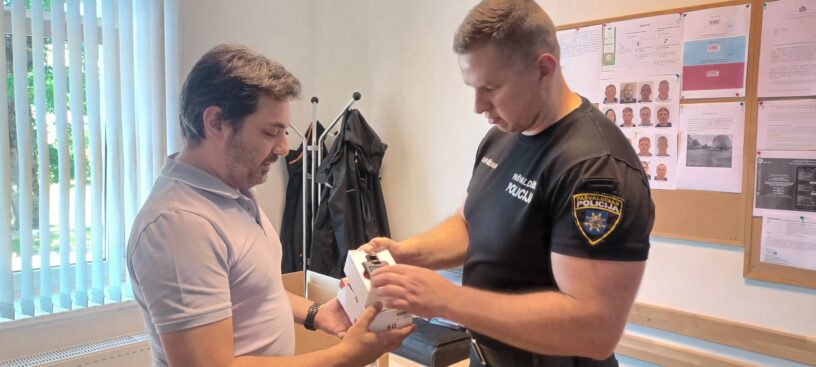 Pašvaldības Policijai Jaunas ķermeņa Video Kameras (2)